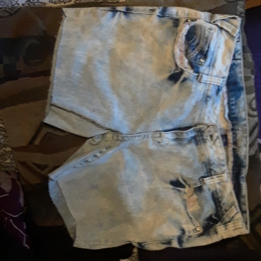 Jean shorts/ denim shorts